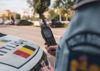 Șef de poliție din Mehedinți, amendat de un subaltern, a sunat la 112: „Ajutor, polițistul e drogat!”