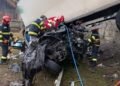 FOTO:  Accident mortal la Poiana Stampei. Un șofer și-a pierdut viața după impactul cu un autotren