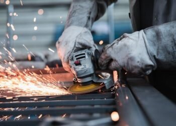 Ajutor de o jumătate de miliard de euro pentru cei mai importanţi producători industriali