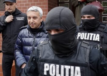 Dan Diaconescu scapă de condamnarea pentru act sexual cu un minor. Procesul va fi reluat