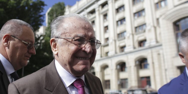 Ion Iliescu rămâne fără certificatul de revoluționar