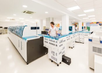 Regina Maria introduce în portofoliu testul de salivă pentru diagnosticarea endometriozei, o inovație majoră în domeniul medical