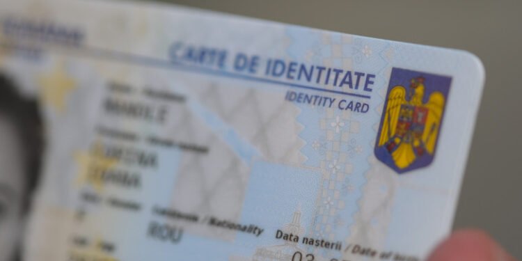 Noile cărți electronice de identitate au început să fie eliberate