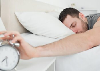 România pierde o oră de somn! Trecerea la ora de vară are loc pe 30 martie 2025