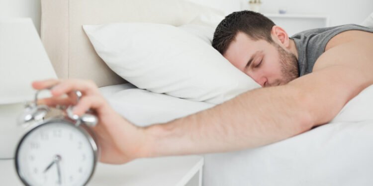 România pierde o oră de somn! Trecerea la ora de vară are loc pe 30 martie 2025