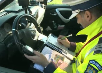 Prahova: Un șofer băut care a fugit de poliție a încercat să mituiască agenții