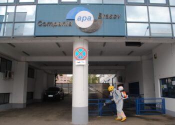 Brașovenii plătesc apa scump, directorul are un salariu brut de 71.000 de lei