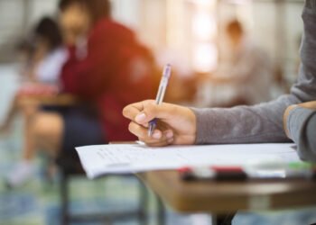 Simularea Evaluării Naţionale se încheie cu proba la limba şi literatura maternă