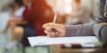 Simularea Evaluării Naţionale se încheie cu proba la limba şi literatura maternă