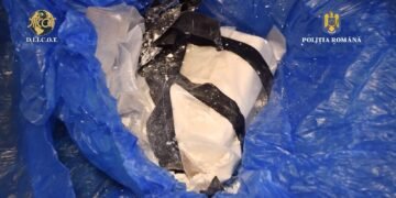 Rețea de trafic de cocaină destructurată la Iași: 15 percheziții, 7 suspecți reținuți și droguri de mare risc confiscate