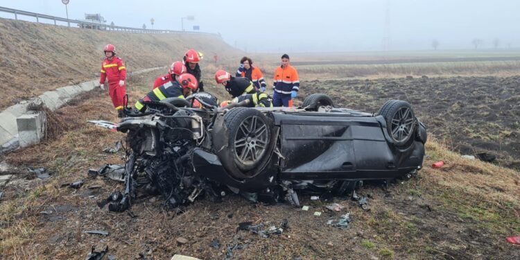 Tragedie la Rădăuți: un bărbat și-a pierdut viața după ce s-a răsturnat cu mașina în afara carosabilului