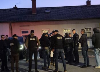 Arsenal de război livrat prin curier! Mascații au “semnat” de primire!