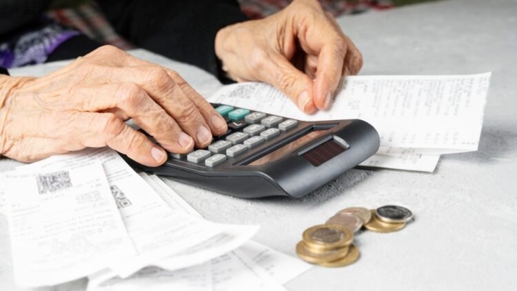 Actualul sistem de pensii va dispărea. Pensia va ajunge la mai puțin de 30% din valoarea ultimului salariu!