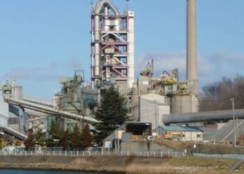 Cimentul din Ucraina a inundat țările vecine și le amenință industriile