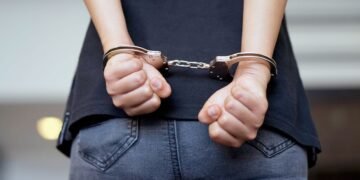 Iași: Femeie din Probota, condamnată la doi ani de închisoare pentru violență în familie