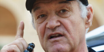 Gigi Becali a anuntat astazi ca isi da demisia din AUR fiind nemultumit de sustinerea candidaturii la prezidentiale a liderului POT, AnaMaria Gavrila