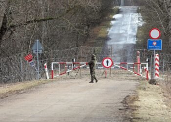 Polonia este acuzată de brutalități asupra migranților la granița cu Belarus