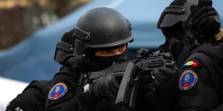 „Tun pe șine” la CFR Călători: Controlori suspectați de fraudă cu bilete gratuite pentru elevi