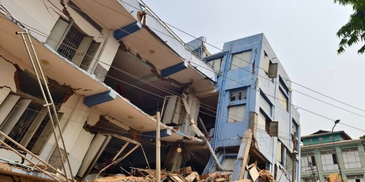 Cutremurul din Myanmar a dezlănțuit o energie echivalentă cu „334 de bombe atomice”, sustine un geolog american