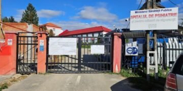Trei angajați ai Spitalului de Psihiatrie Ștei au fost arestați pentru abuzuri asupra pacienților