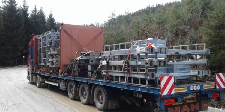 Atenție, șoferi! Trafic îngreunat în zona Agigea, din cauza unui transport agabaritic