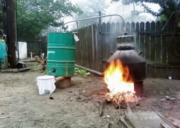 Doar 88 de gospodării din Iași și-au declarat cazanele de țuică. Restul, la risc de amenzi!