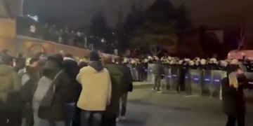 343 de persoane au fost reținute în Turcia, după o noua zi de proteste în sprijinul primarului arestat al Istanbulului