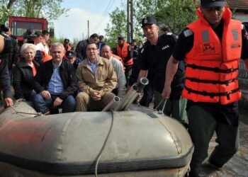 3 morţi şi 3.000 de case inundate în 2014. Victor Ponta, reacţie după ce a recunoscut că a sacrificat sudul ţării pentru a salva Serbia