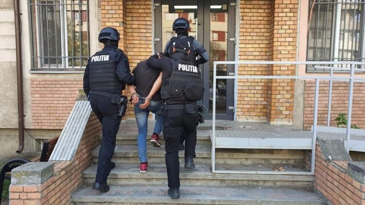 „Cei trei mușchetari” din Ciortești, reținuți după o „misiune” cu pumni și distrugeri