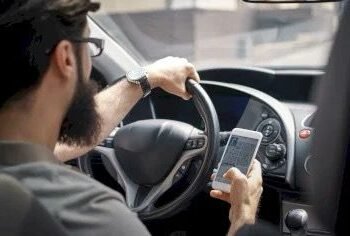 Prejudiciu de 3,8 milioane de lei la o firmă de ride-sharing: șoferi „care nici nu lucrau” au condus peste 2,6 milioane de km