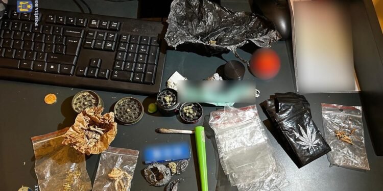 Medici din Iaşi, acuzaţi de trafic de droguri. Vindeau de la canabis şi cocaină