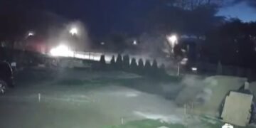 Video-Tragedie cumplită în Botoșani: un tânăr de 27 de ani a murit după ce s-a răsturnat cu mașina în timpul unei depășiri