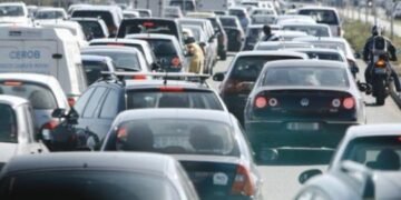 România a fost somată de UE să reducă la jumătate valorile poluanților din aer