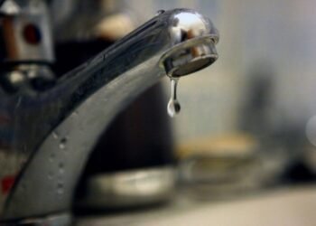 Pașcaniul nu are nici acum apă potabilă. S-a convocat Comitelul Local pentru Situații de Urgență