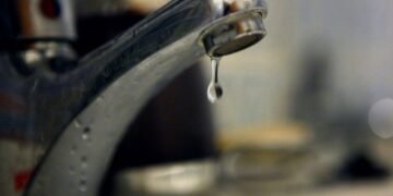 Pașcaniul nu are nici acum apă potabilă. S-a convocat Comitelul Local pentru Situații de Urgență