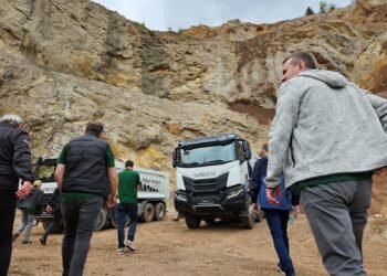 IVECO T-WAY MY24 cucerește terenul extrem la TreatItBad2025 – Forță brută în inima carierei!
