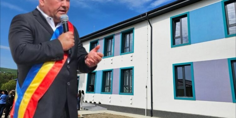 Școala din Goruni, redeschisă după modernizare: Primarul Ștefan Timofte promite investiții continue în educație