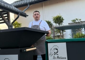 Festin culinar cu live cooking și muzică în satul Focuri: „Mănânci cât poți” la doar 70 de lei
