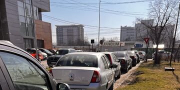 Iașul cu două fețe: trotuare de vitrină în centru, capcane în cartiere