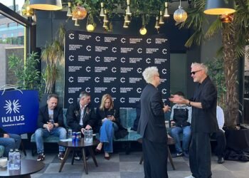 Iașul devine capitala modei: Romanian Fashion Week aniversează cu cel mai mare podium din România și designeri de la Tokyo