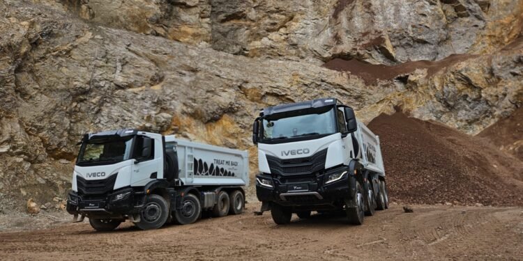 VIDEO-Iveco T-Way Model Year 2024, testat în condiții extreme în cariere din România: „Treat Me Bad” devine realitate pe teren accidentat