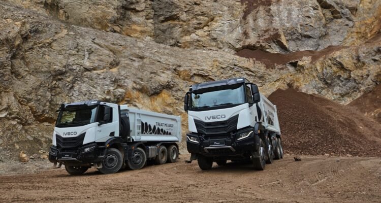 VIDEO-Iveco T-Way Model Year 2024, testat în condiții extreme în cariere din România: „Treat Me Bad” devine realitate pe teren accidentat