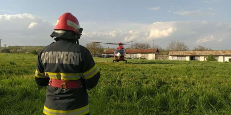Copii cu arsuri, transferaţi cu avionul SMURD de la Satu Mare la Iaşi