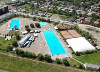 Se deschid bazele de agrement. 14 lei intrarea la ștrand