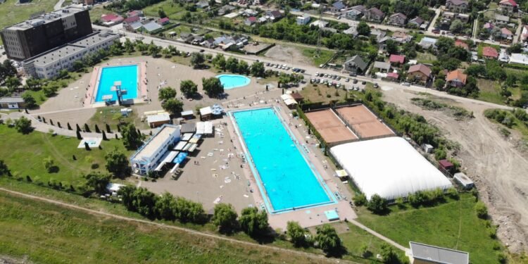 Se deschid bazele de agrement. 14 lei intrarea la ștrand