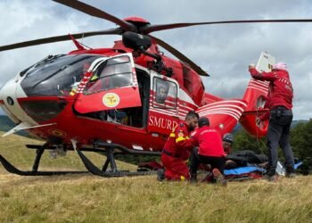 Cioban de 19 ani, mutilat de o petardă în timp ce încerca să alunge un urs în Azuga