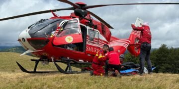 Cioban de 19 ani, mutilat de o petardă în timp ce încerca să alunge un urs în Azuga