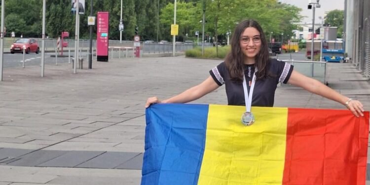 Medalie de argint pentru o eleva de la Colegiul National Iasi la Olimpiada Europeana de Informatica