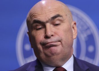 Ilie Bolojan vrea să oprească dubla plată de la stat: Fără pensie și salariu în același timp