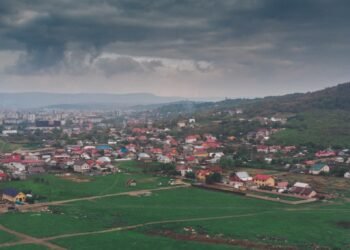 Comunele-satelit ale Iașului. Exod, aglomerație și suburbii în tranziție